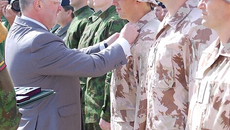 Sutikti Afganistano kariuomenės pilotus rengę Lietuvos kariai 