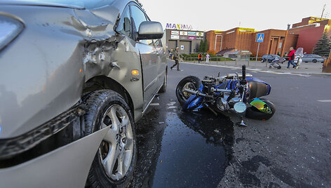 Motociklo ir automobilo avarija