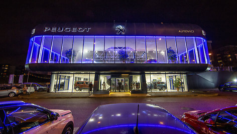 Atnaujintas „Peugeot“ automobilių salonas