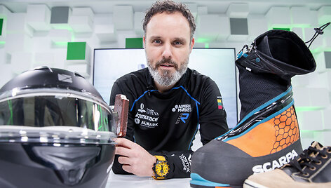 15min studijoje &ndash; ledo i&scaron;&scaron;ūkį Jakutijoje motociklu įveikęs Karolis Mieliauskas
