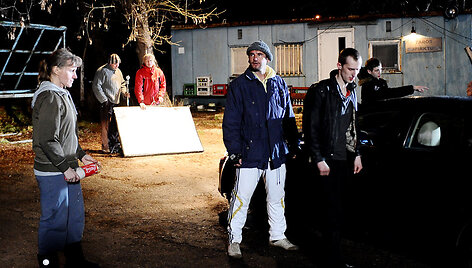 Marijus Mikutavičius (centre)