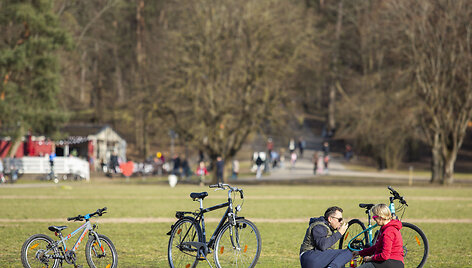 Vilniečiai džiaugiasi atėjusiu tikru pavasariu