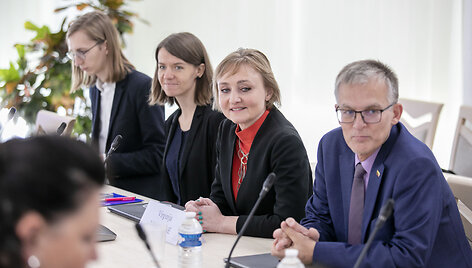 Viktorija Čmilytė-Nielsen, Julius Sabatauskas