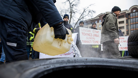 Nacionalinio pareigūnų profesinių sąjungų susivienijimo  organizuota pareigūnų protesto akcija