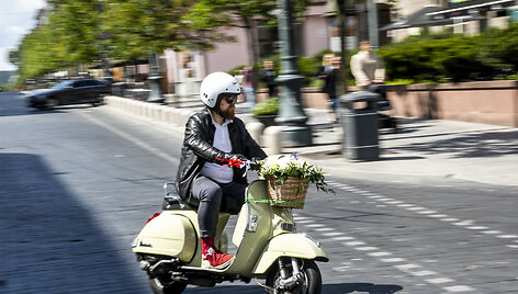 &bdquo;Vespa&ldquo; motorolerių sezono atidarymas