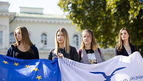 Lietuvos liberalaus jaunimo palaikymo akcija teisės viršenybei ir demokratijai