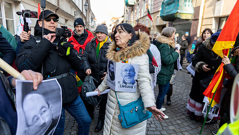 Vasario 16-ąją Vilniaus centre - gausios policijos pajėgos, pasirodė ir protestuotojų