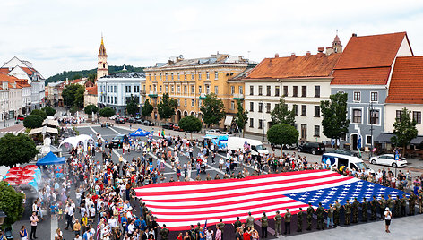 JAV Nepriklausomybės metinių minėjimas Rotušės aikštėje