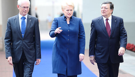 Europos Vadovų Tarybos pirmininkas Hermanas van Rompuy (kairėje), Lietuvos prezidentė Dalia Grybauskaitė ir Europos Komisijos pirmininkas Jose Manuelis Barrosas