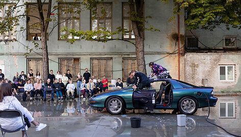 Performansas Teo Ala-Ruona &bdquo;Enter Exude&ldquo;