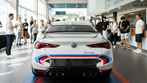 Pristatytas brangiausias BMW automobilis, skirtas įprastiems keliams – naujasis „BMW 3.0 CSL“