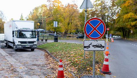 Kelio ženklai prie Rokantiškių kapinių