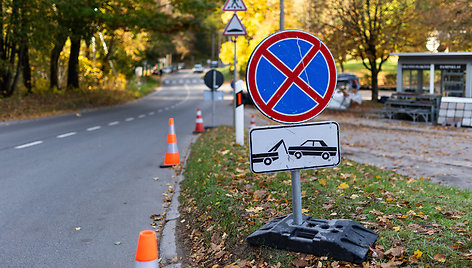 Kelio ženklai prie Rokantiškių kapinių