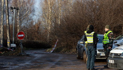 Policija dronu filmavo vietą, kurioje nukrito lėktuvas