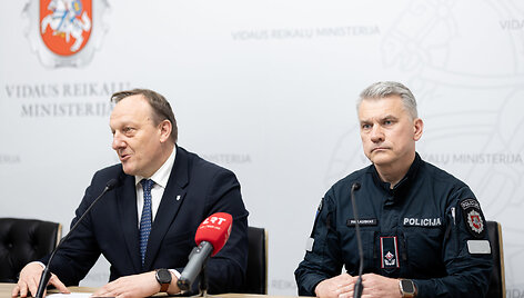 Vladislavas Kondratovičius, Arūnas Paulauskas