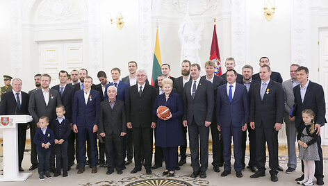 Apdovanojimų akimirka