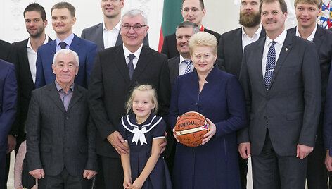 Apdovanojimų akimirka