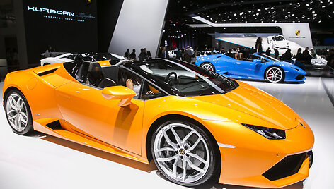 &bdquo;Lamborghini&ldquo; stendas Frankfurto automobilių parodoje