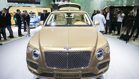 &bdquo;Bentley Bentayga&ldquo; Frankfurto automobilių parodoje