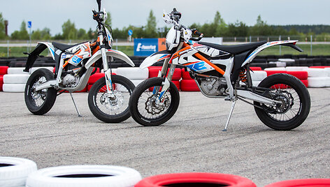 Elektriniai &bdquo;KTM Freeride E-SM&ldquo; motociklai