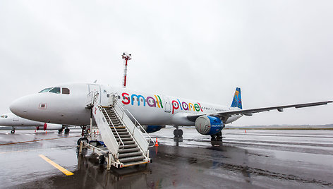 „Small Planet Airlines“ lėktuvas