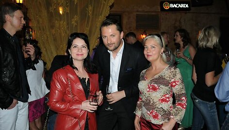 Mantas Petru&scaron;kevičius (centre)