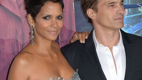 Olivieras Martinezas ir Halle Berry