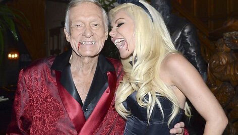 &bdquo;Playboy&ldquo; įkūrėjas Hughas Hefneris ir &bdquo;Playboy&ldquo; mergaitė Crystal Harris
