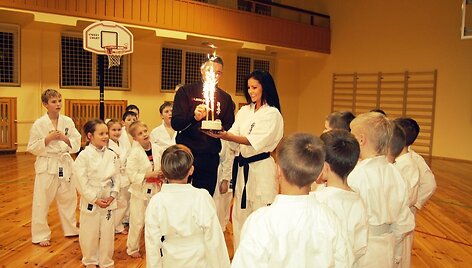Indrė Burlinskaitė su vaikais