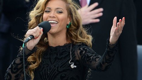 Beyonce gieda Amerikos himną