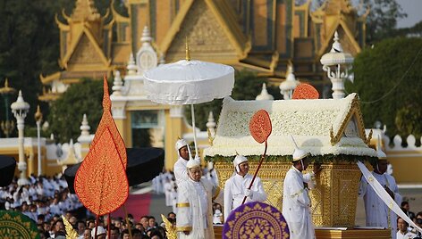 Kambodžos karaliaus Norodomo Sihanouko laidotuvių procesija