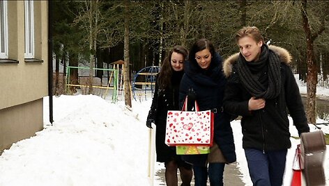Justinas Lapatinskas su drauge Migle ir Agne Bu&scaron;kevičiūte 