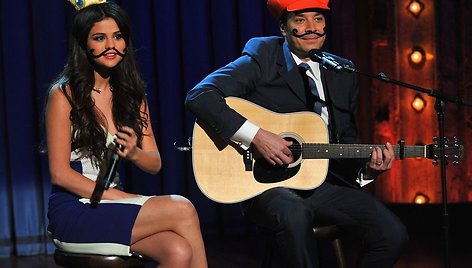 Selena Gomez ir Jimmy Fallonas