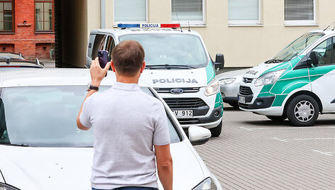 Danijoje sulaikytas Algimantas Ulvidas atvežtas į teismą Kaune