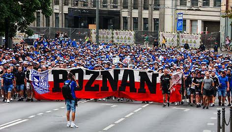 Pozanės „Lech" sirgalių eisena į „Dariaus ir Girėno stadioną"