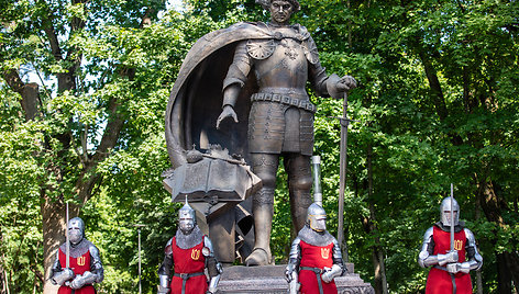 Lietuvos didžiojo kunigaikščio ir Lenkijos karaliaus Aleksandro Jogailaičio monumento atidengimas