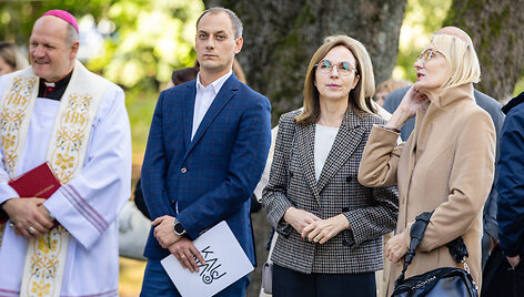 Mantas Jurgutis, Loreta Stonkienė