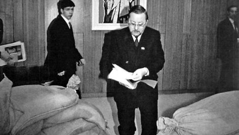 Vytautas Landsbergis Auk&scaron;čiausiosios Tarybos rūmuose