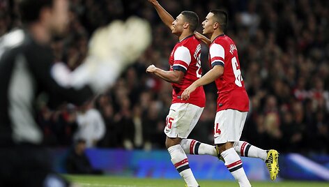 Alexas Oxlade-Chamberlainas ir Nico Yennaris