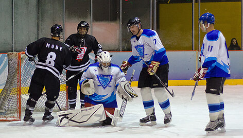 &bdquo;Hockey punks&ldquo; &ndash; &bdquo;Ice wind&ldquo;