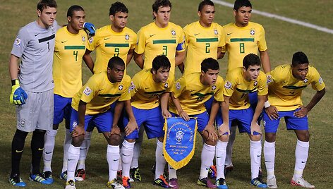 Casemiro vir&scaron;uje pirmas i&scaron; de&scaron;inės