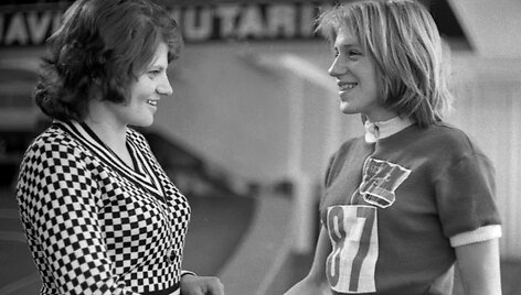 1977 m. Dalia Zauraitė Matusevičienė ir Jovita &Scaron;iaulytė