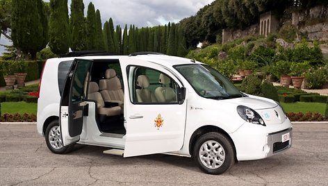 Popiežiui padovanotas "Renault Kangoo"