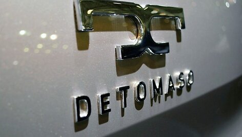 De Tomaso logotipas