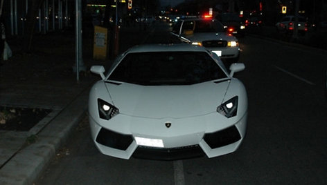 Į policijos dėmesį patekęs Lamborghini Aventador