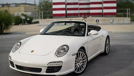 Perdarytas &bdquo;Porsche 911&ldquo; kabrioletas