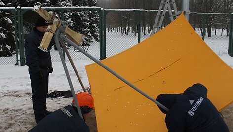 Periskopinės antenos statymo darbai 
