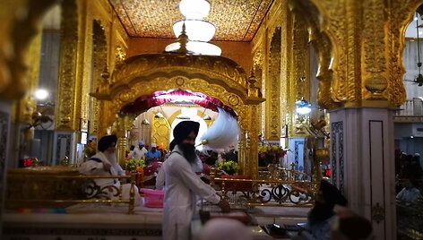 Bangla Sahib gurudvaros viduje