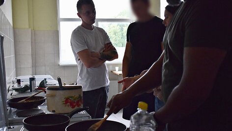 &Scaron;ri Lankietis mokė kalintį jaunimą gaminti