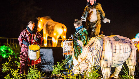 &Scaron;viečiančių &scaron;ilko žibintų festivalis Pakruojo dvare